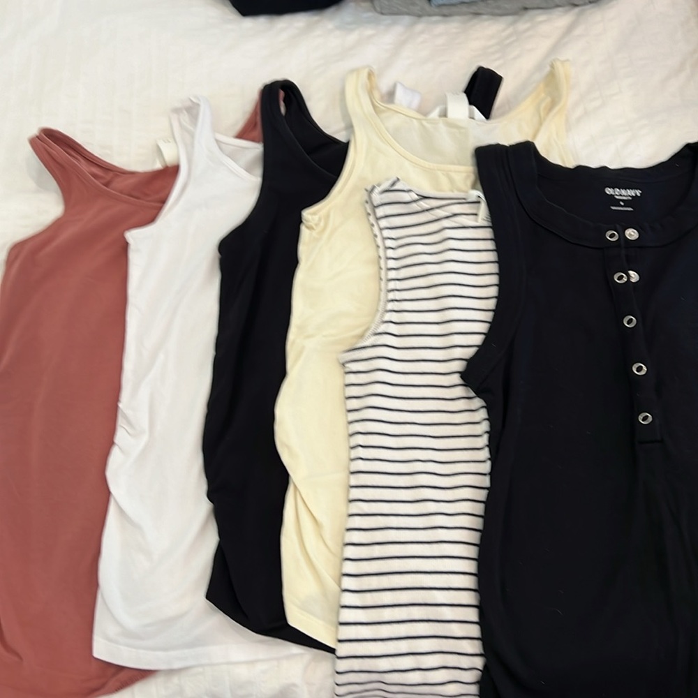 H&M and Old Navy Maternity Tank Tops (6)